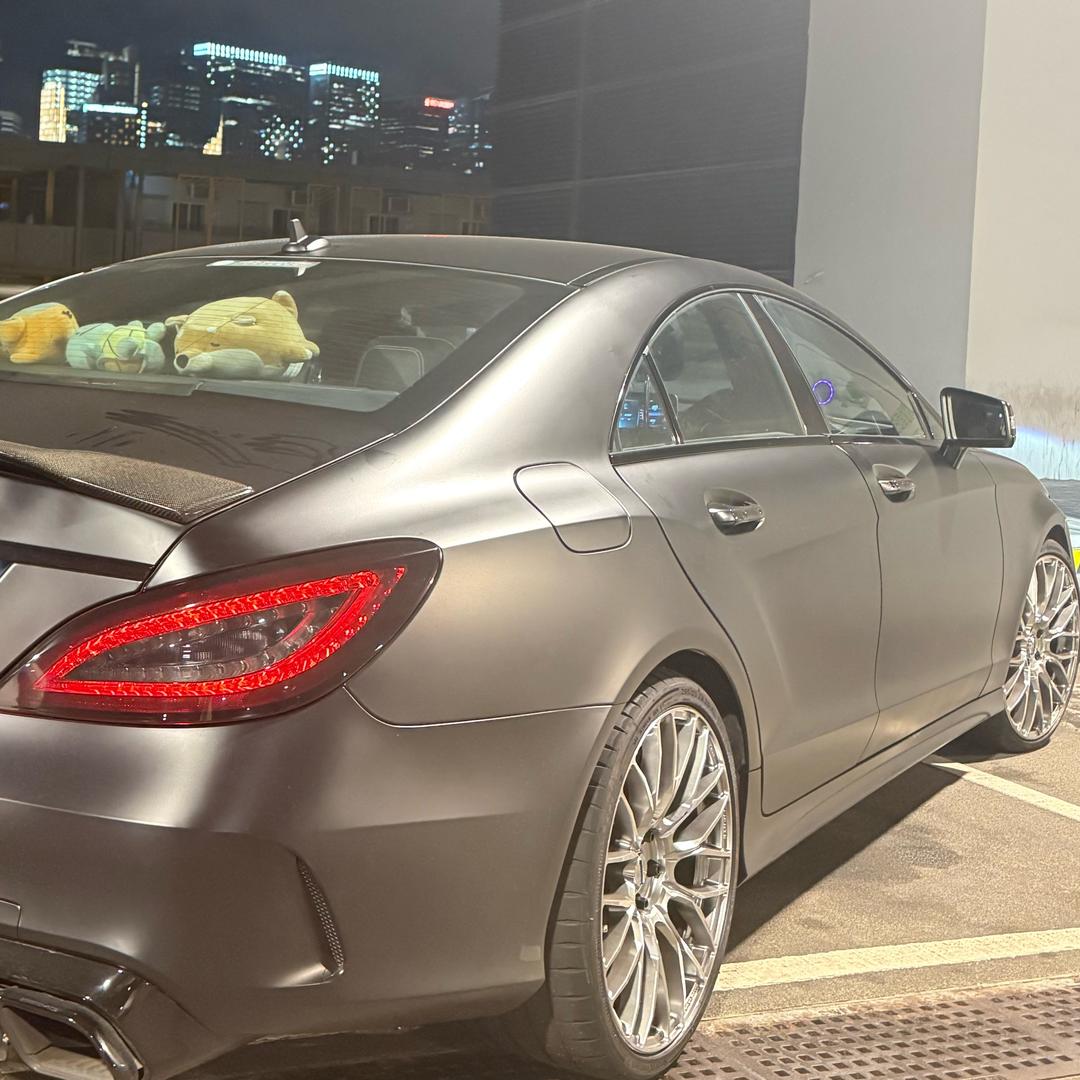 流浪到凡間的小哥哥