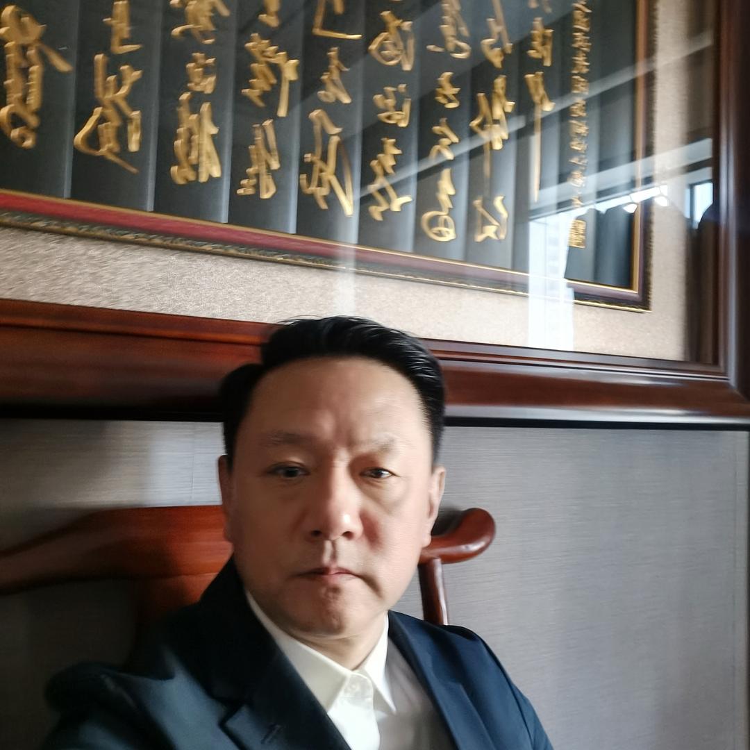 铠赢龙晖