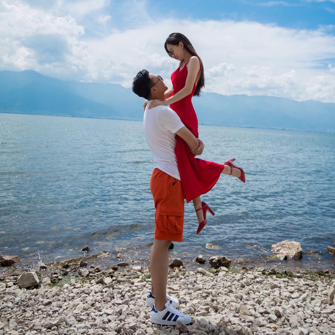 正在暴富钟小仙女✨