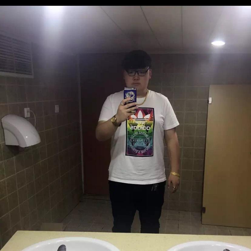 詹姆飞