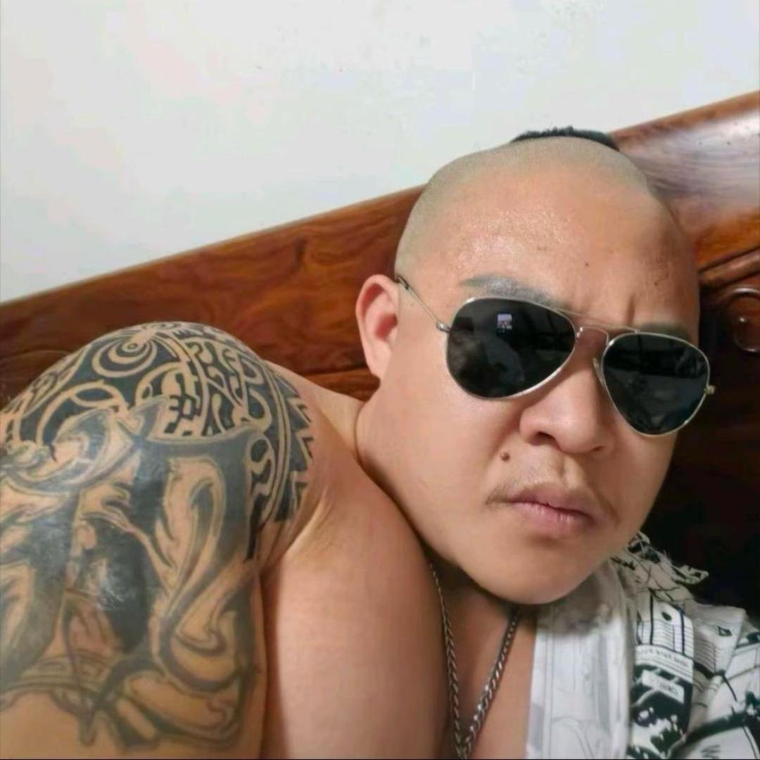帅出一脸鼻涕泡