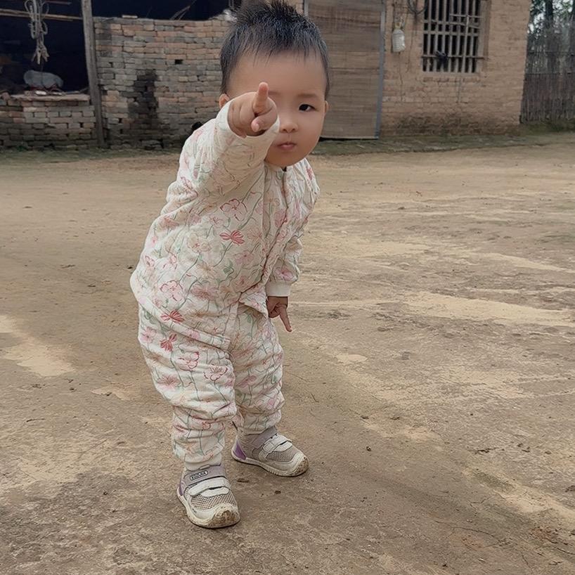-快乐倔犟的小六月❣️
