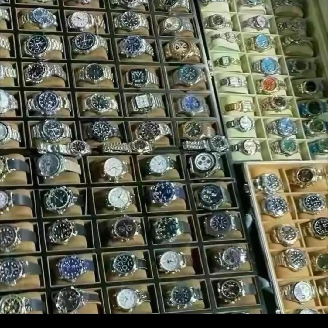 华强北鬼市摊主。