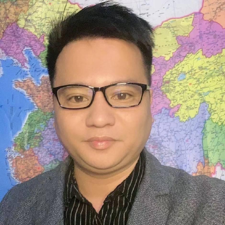 眼镜厂老陈_地摊实干派