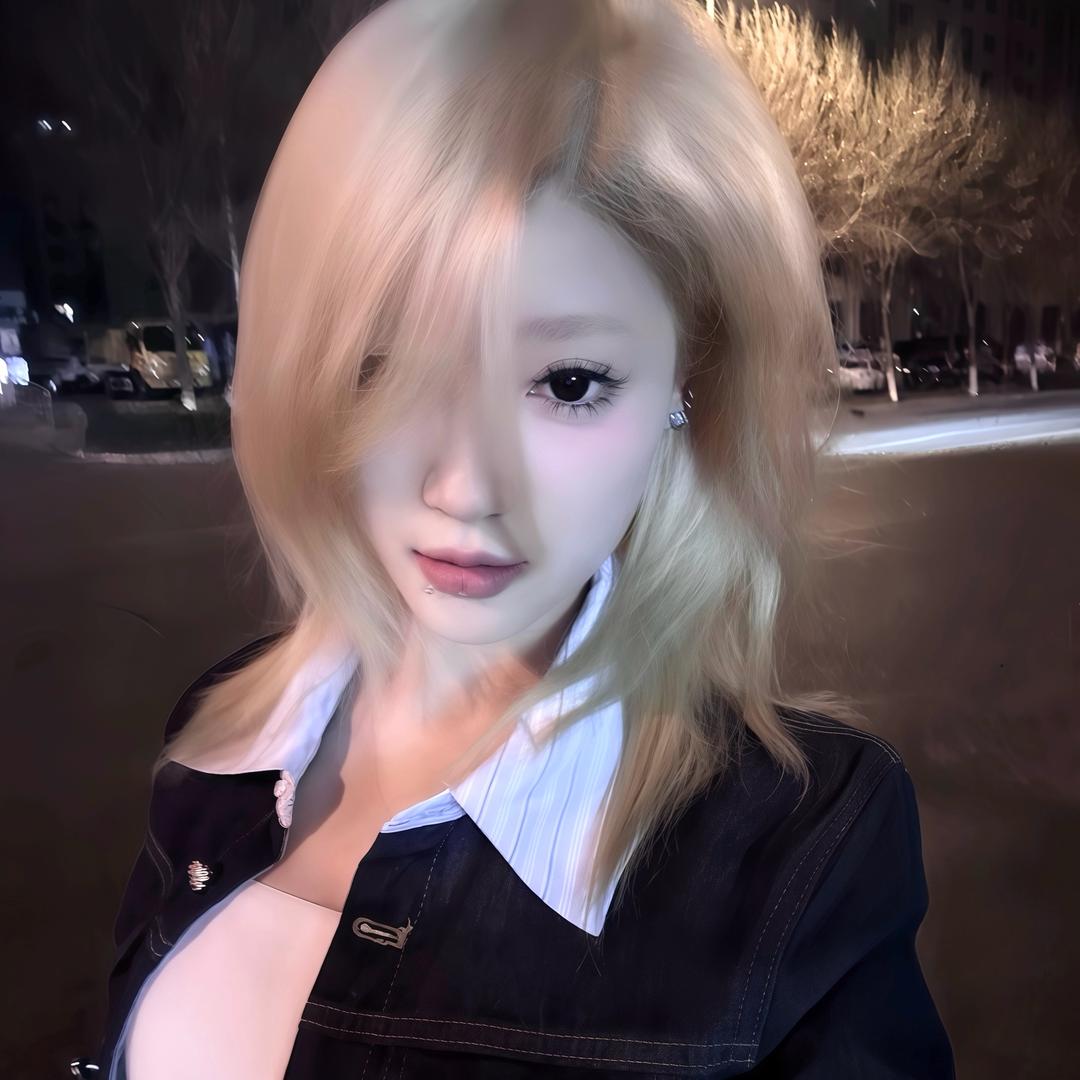韩希.