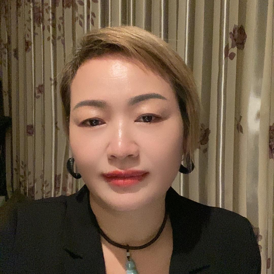 秀芬一家人🌹