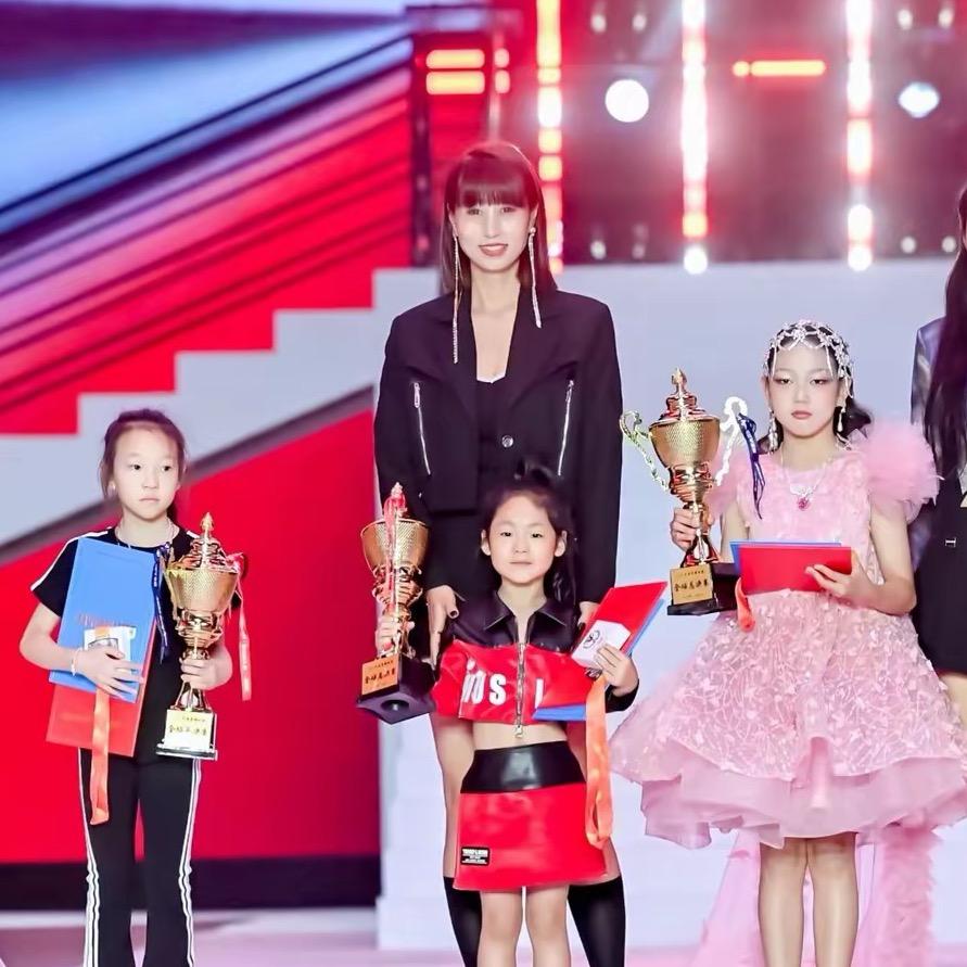 陈老师和她的黄骅童模们