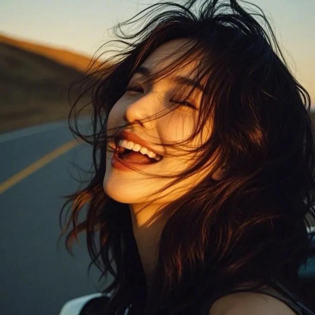 smiling girl🍂🍂