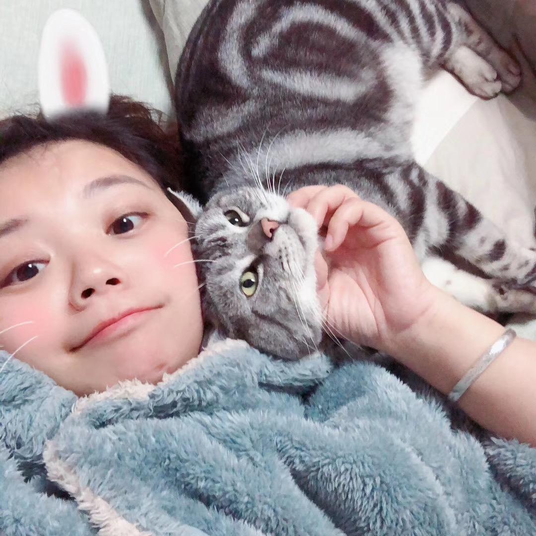 雪梨是只喵呀🐱