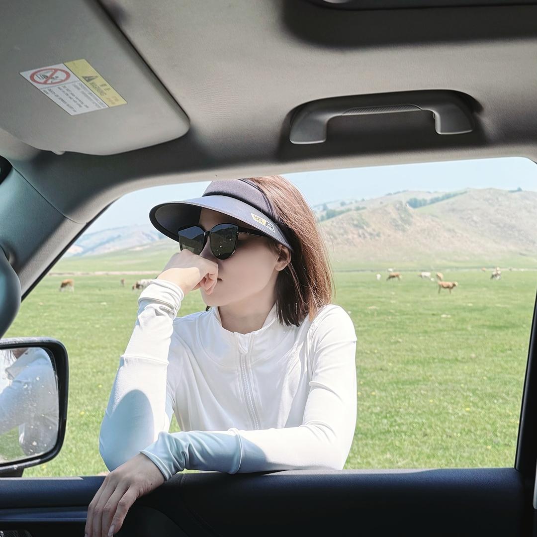 领队晓娇在草原