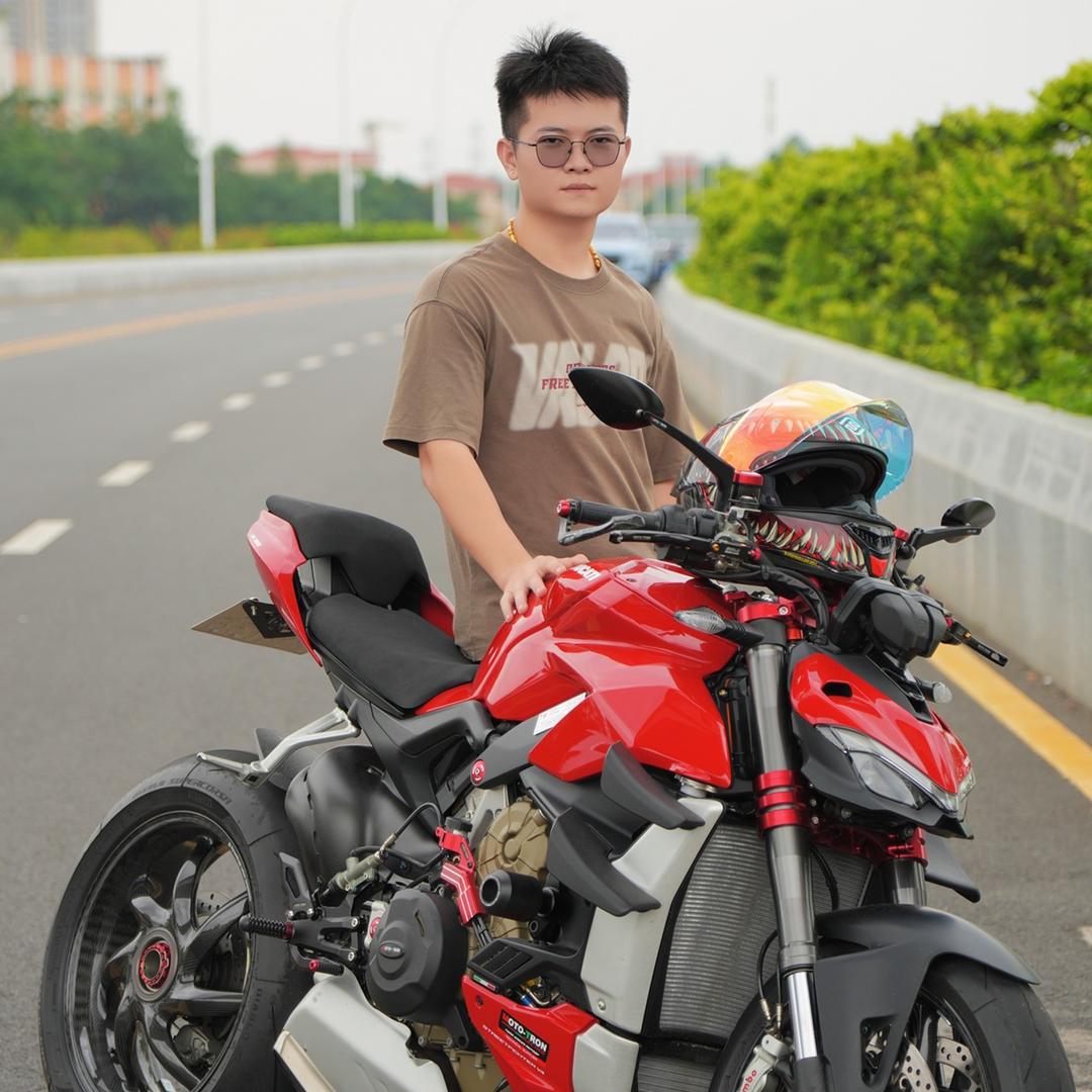 阿鑫摩托