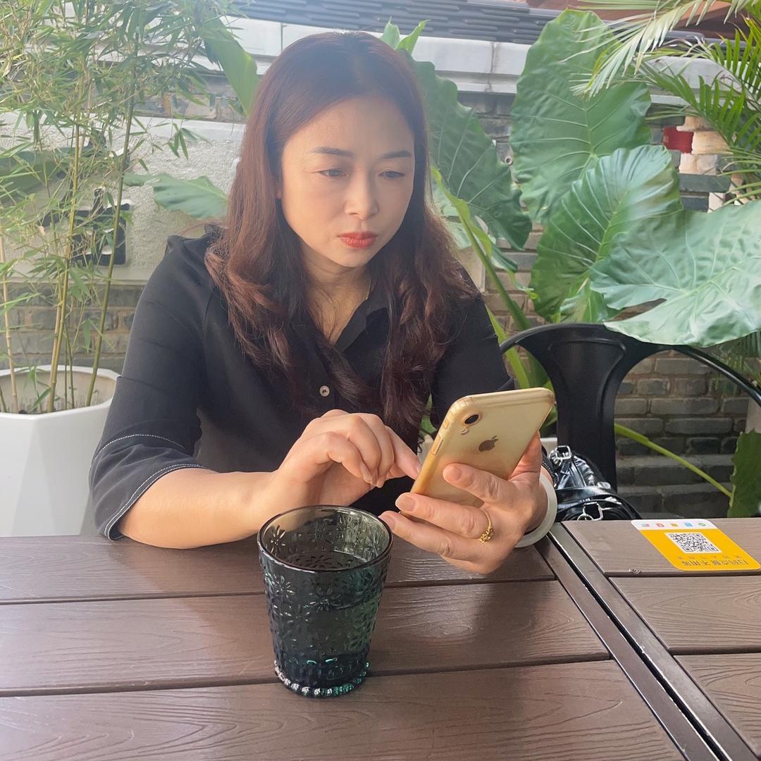 南充腾达石材梁姐