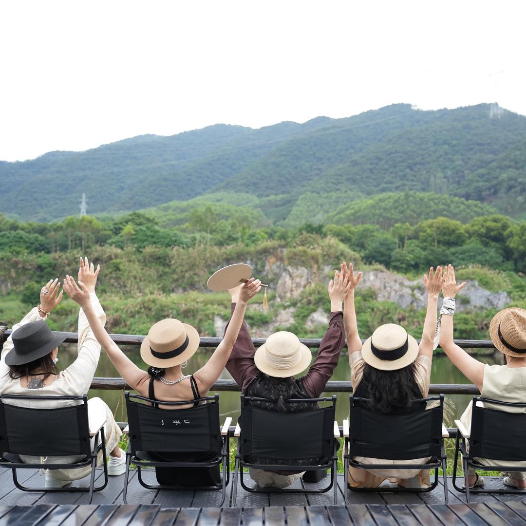 离城半日古树矿坑GLAMPING