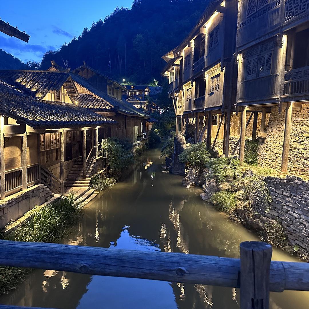 AI 短视频研究所