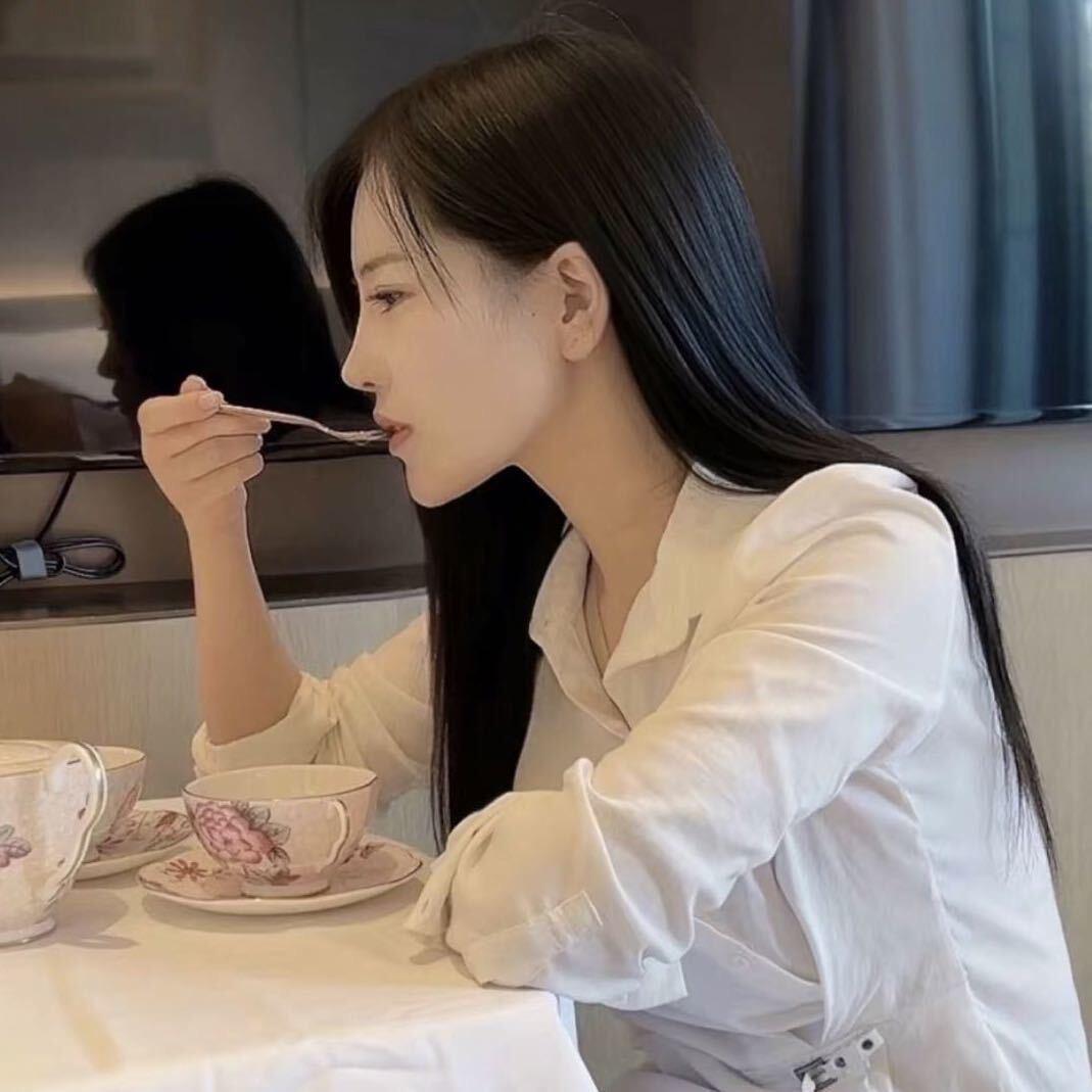 溪溪不嘻嘻