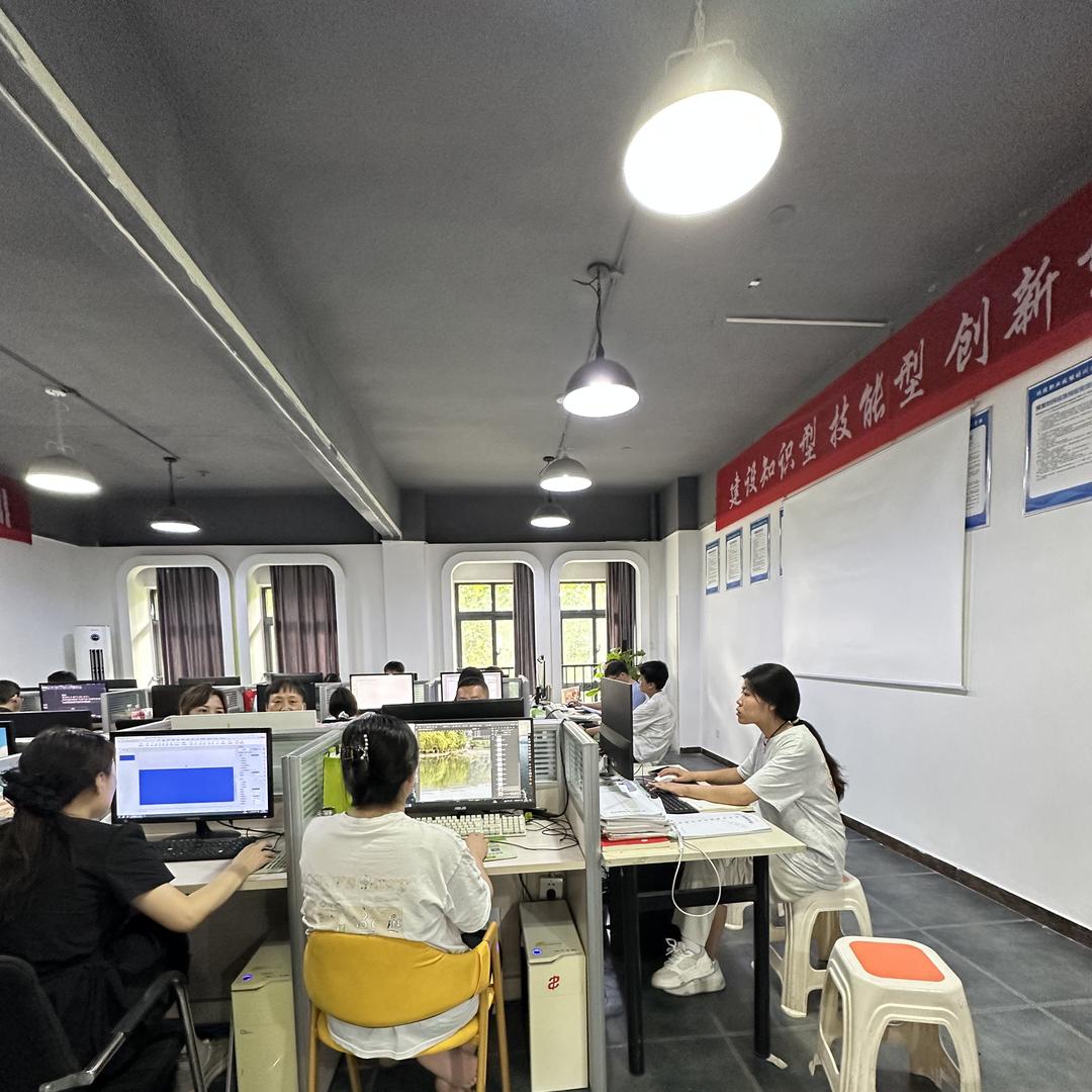 鸿胜职业技能培训学校官方号