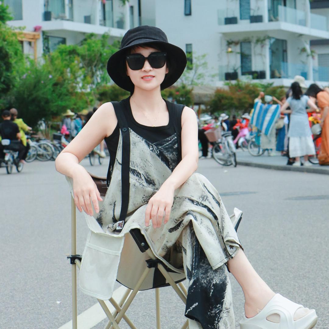 紫城名媛依水店店长阿微