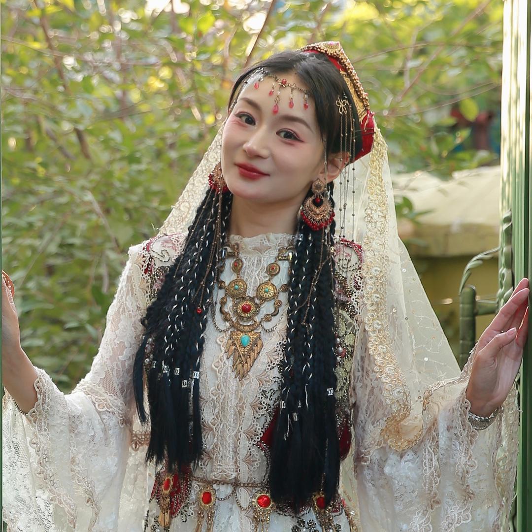 嫣嫣嫣然