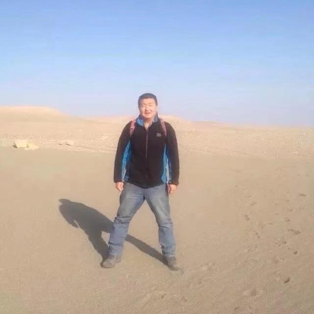 新疆老农夫玉石