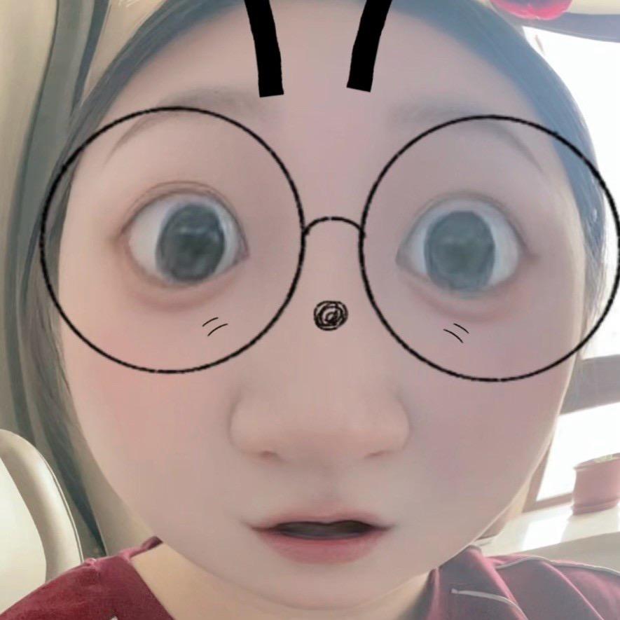 优雅的母蟑螂