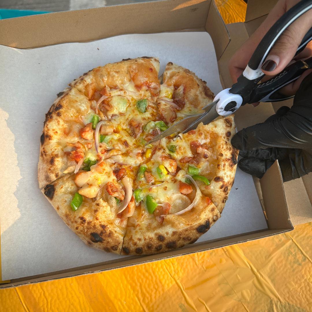 敏姐的窑炉披萨摊