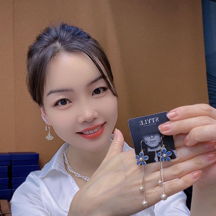 媛曼曼轻奢饰品店