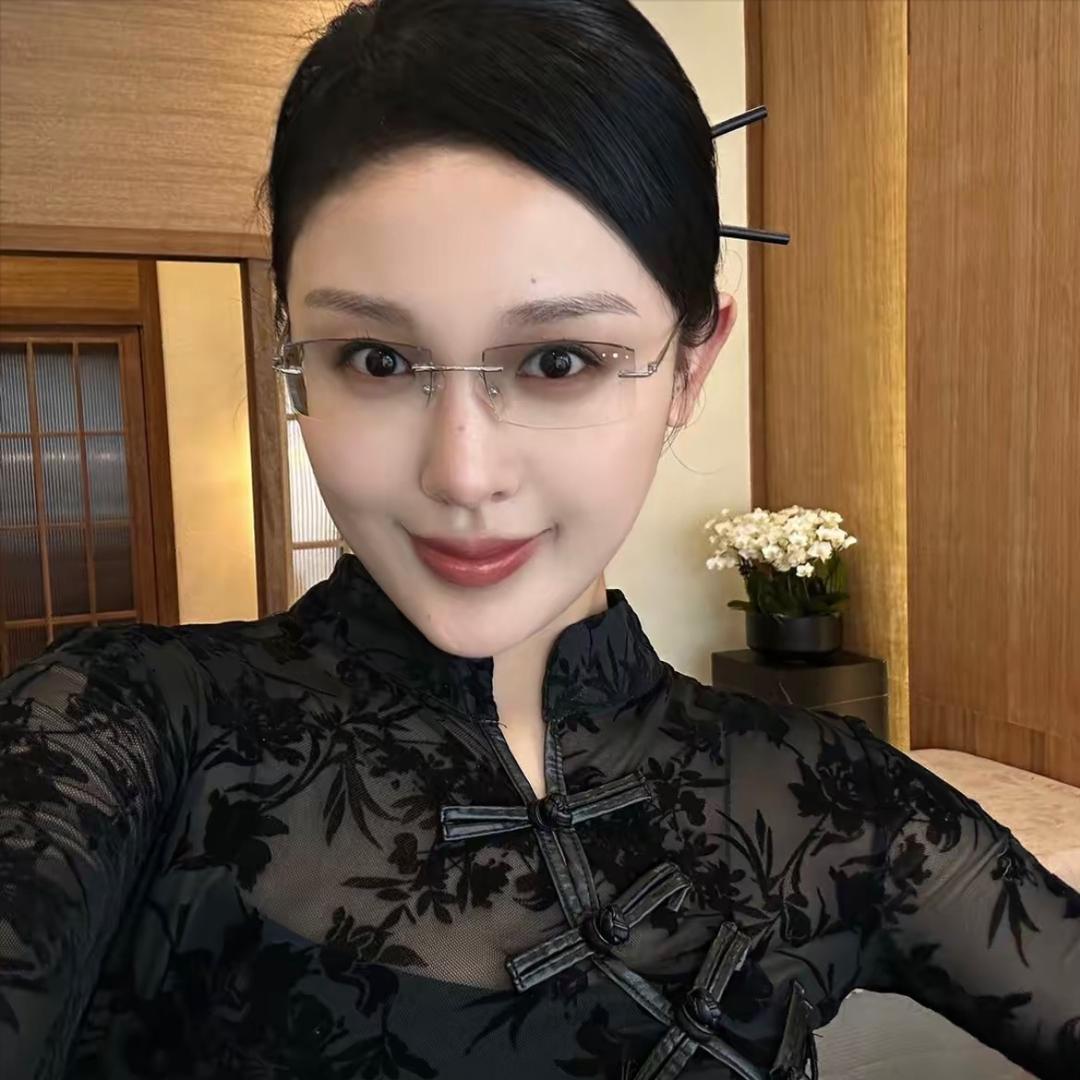 破烂女王小阿俏（直播号破烂女王）