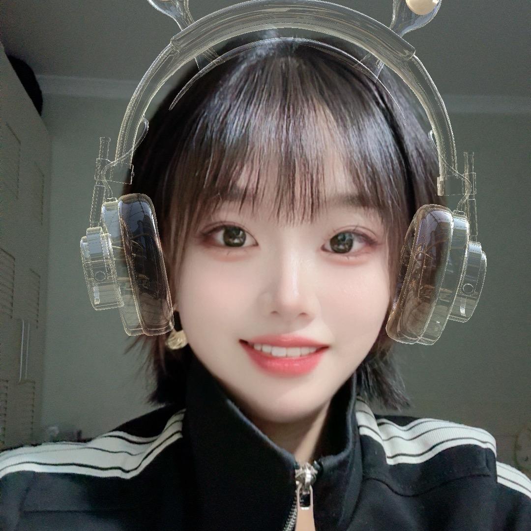 李ℒ𝒾 ᥫᩣ
