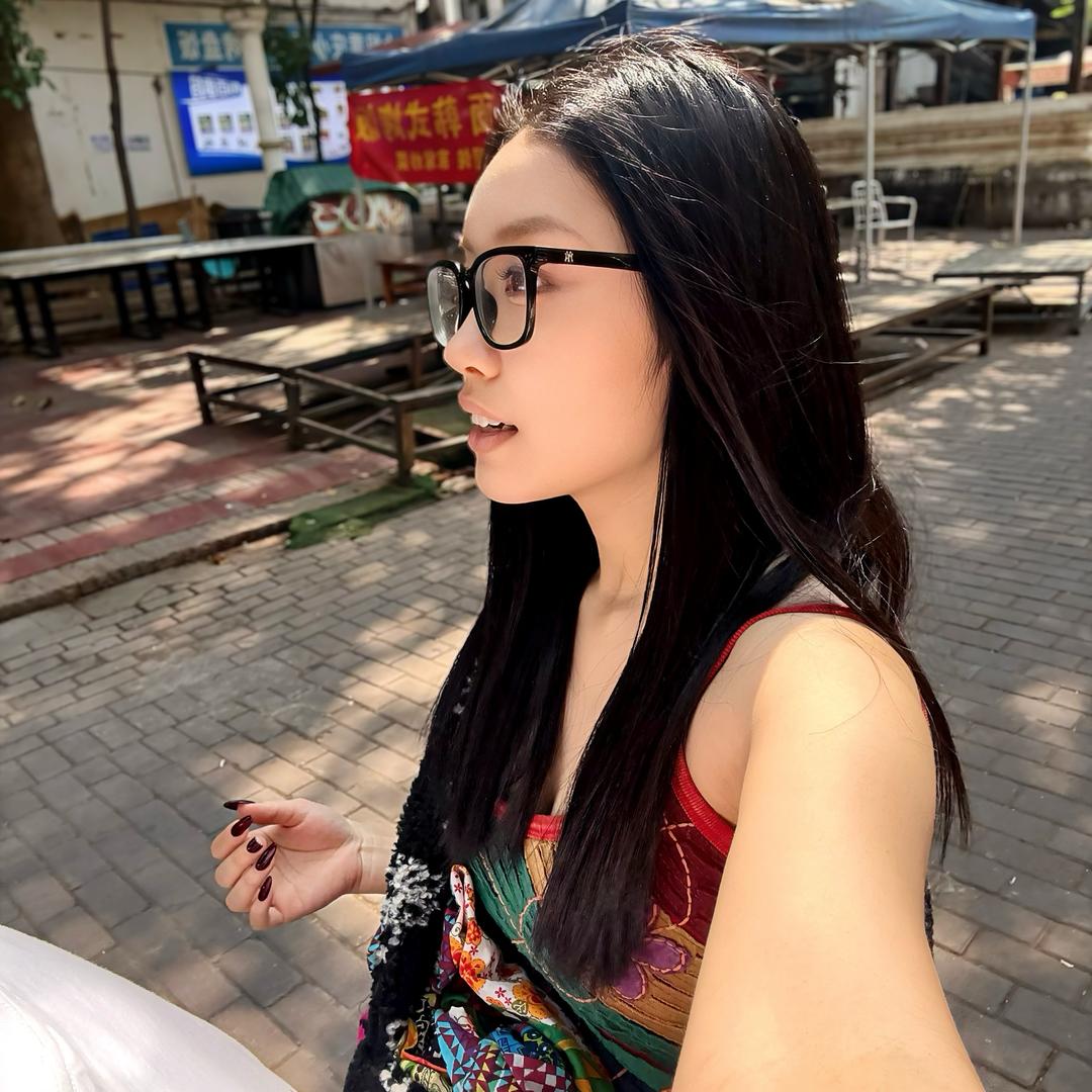 鱼尾纹