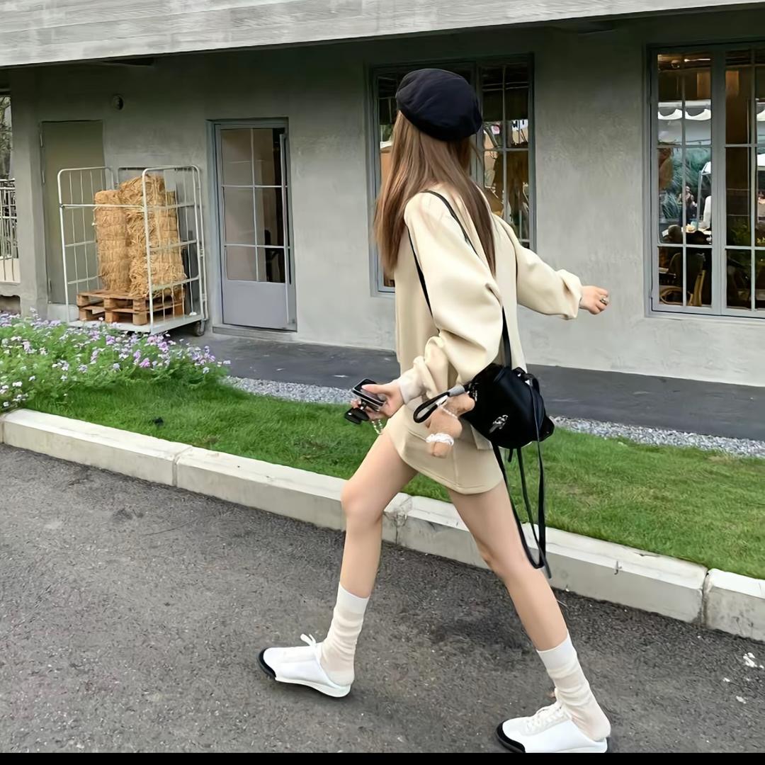 美女不会ᵉᵐᵒ