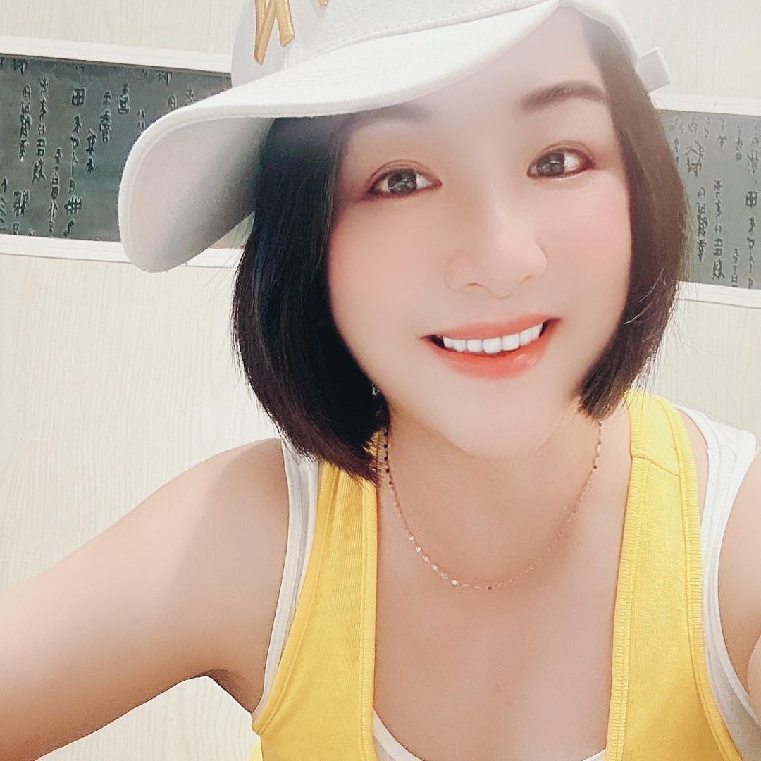 街坊女神-晓艺姐姐