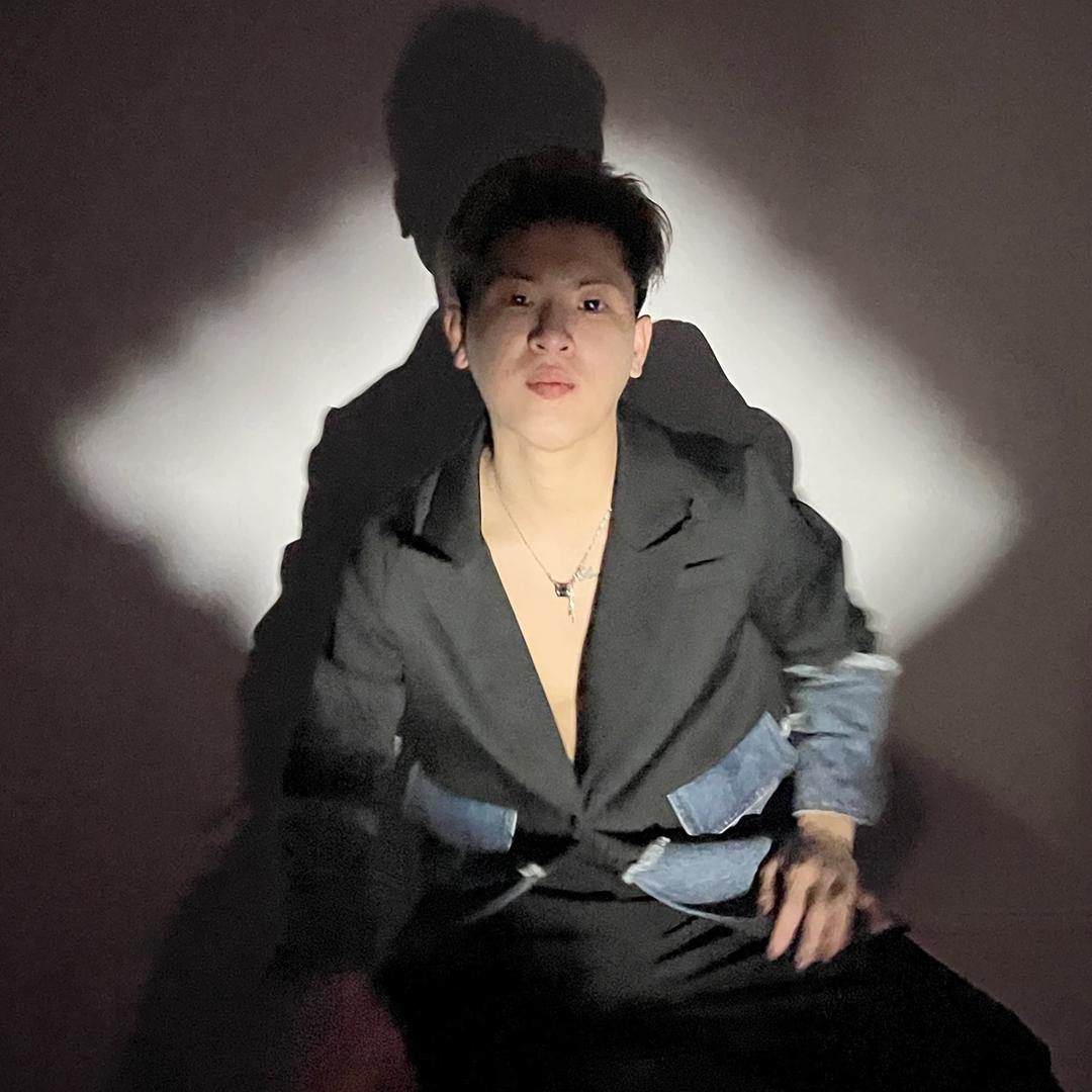 贵阳二戈寨诺颜沙龙志先生