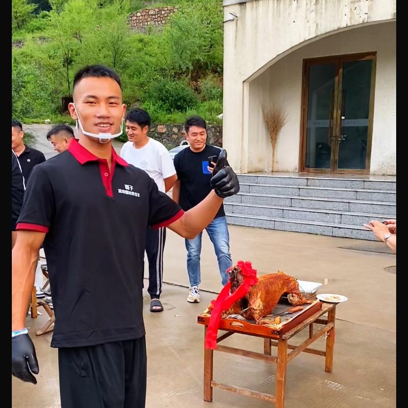 赵县磊子流动馕坑烤全羊