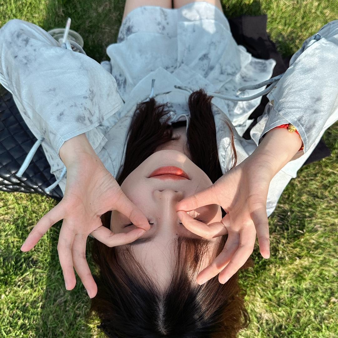 舔奶盖的小仙女