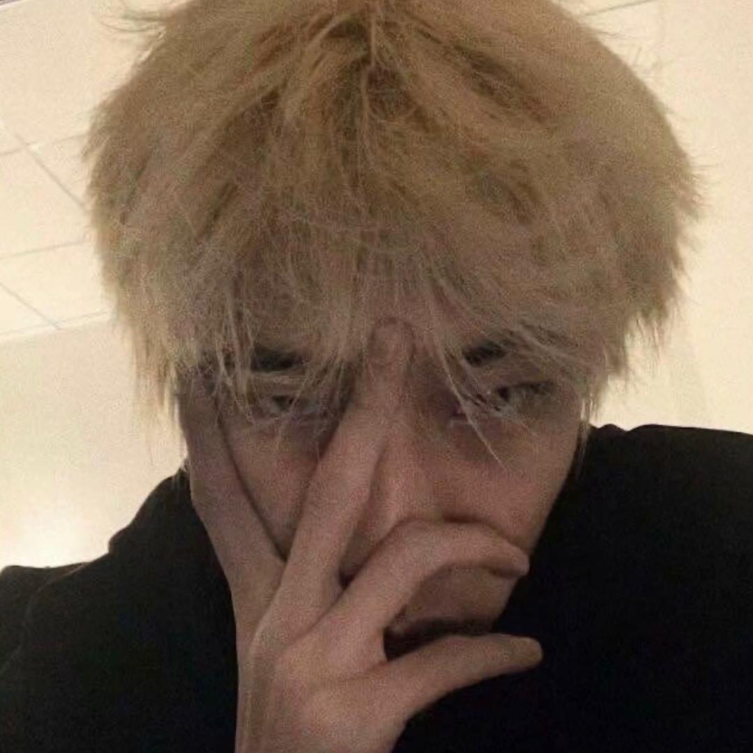 奥特曼打小怪兽.