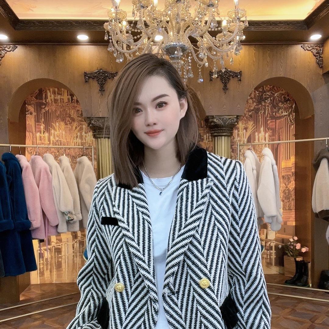 唯伊轻奢服饰