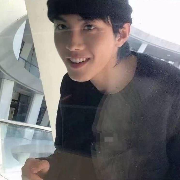 赵 世宇