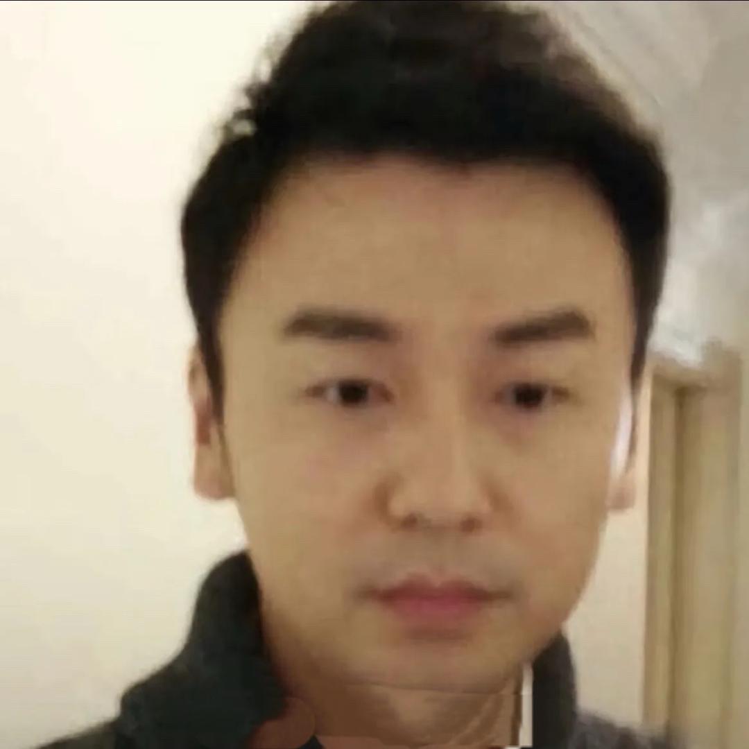 一朵风中摇曳的陈俊生