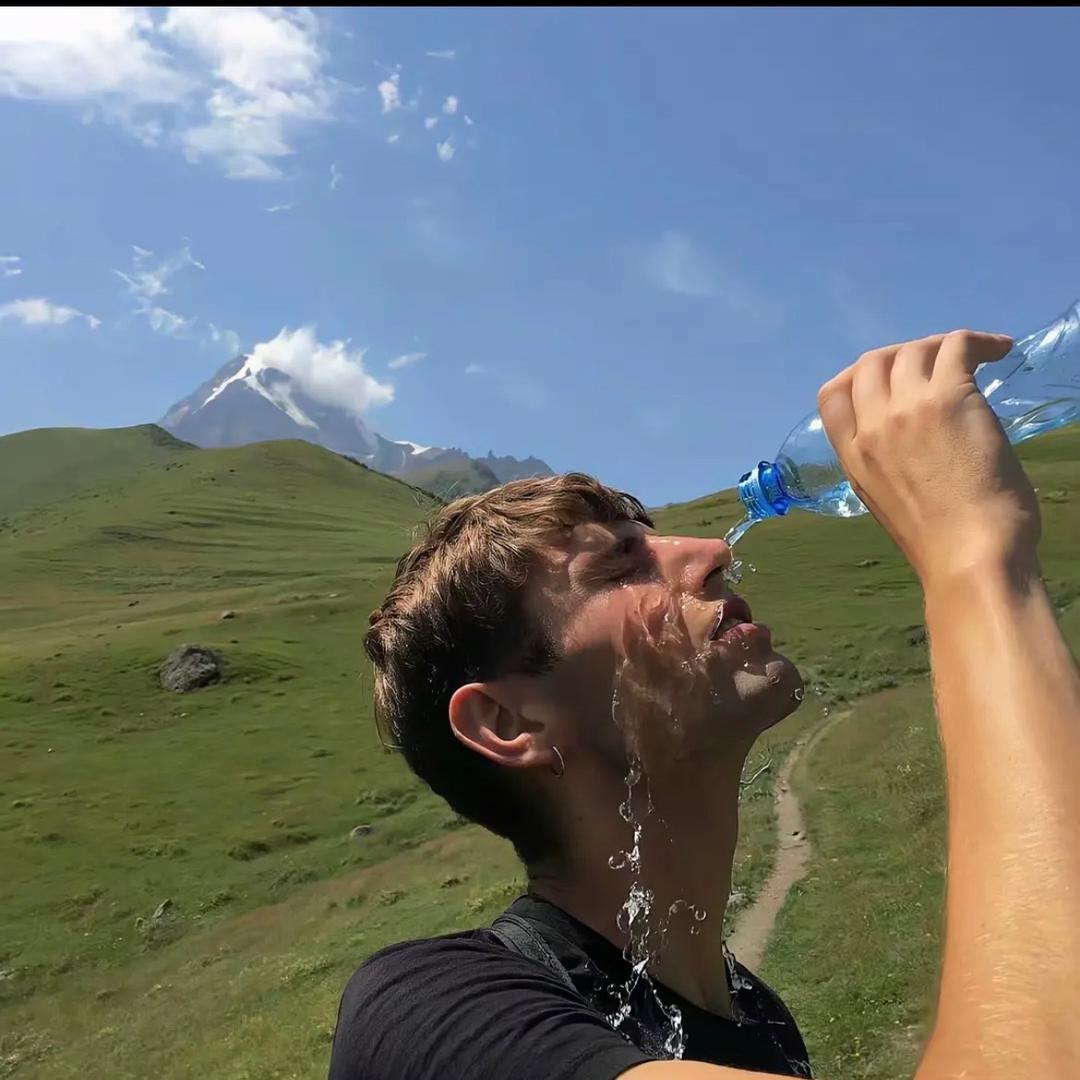 某不知名游泳教练