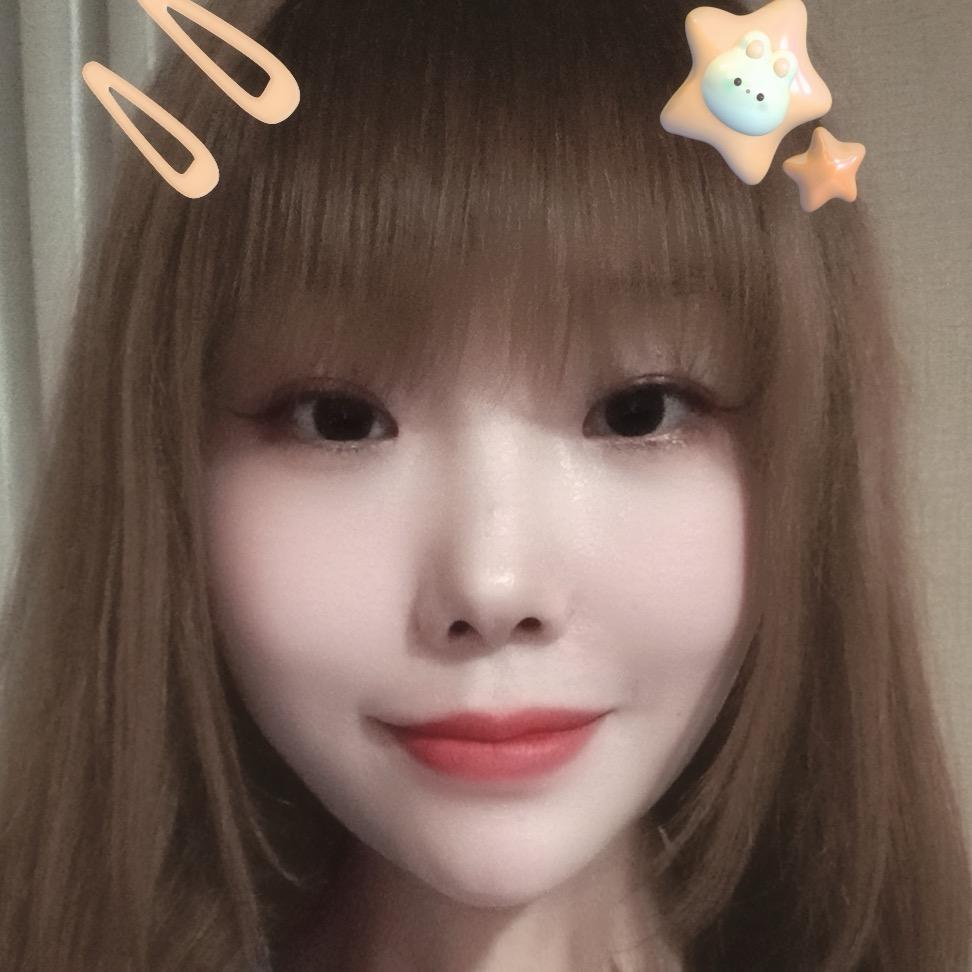 冷色系里的一抹暖色调