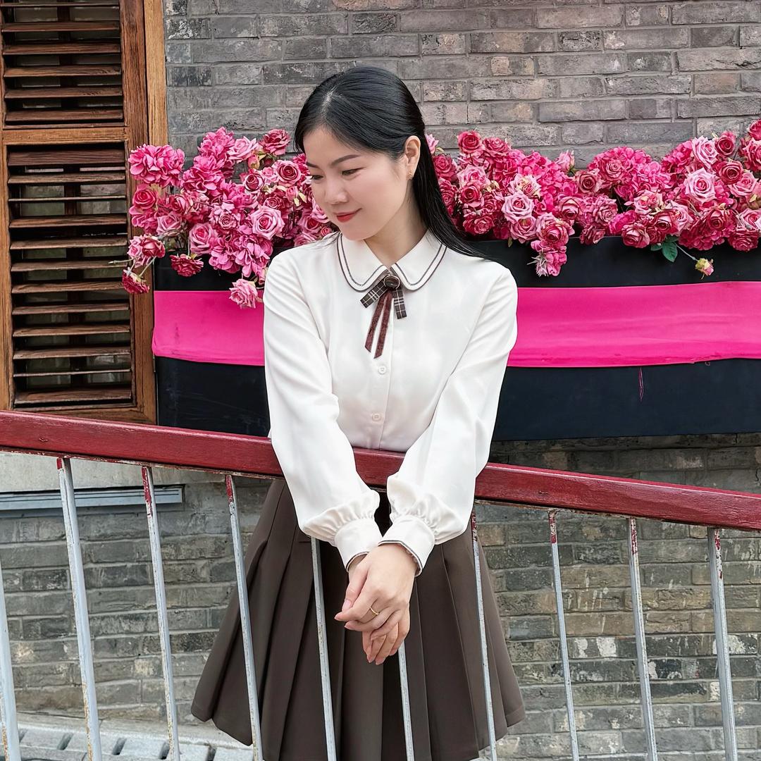 银泰仙商珠宝柜鲁琴