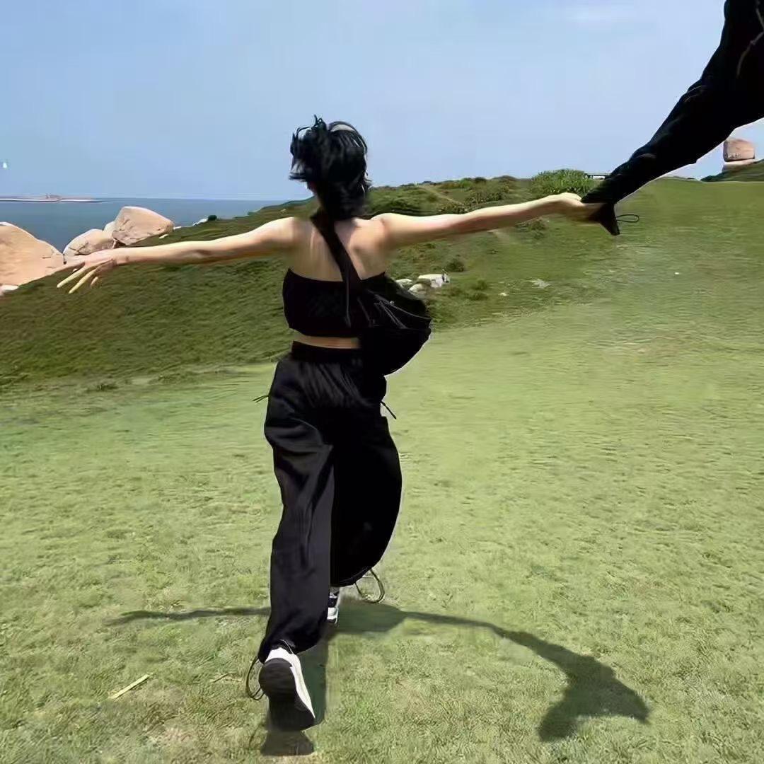 所爱隔山海😁