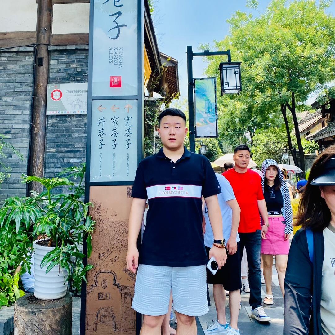 李英俊
