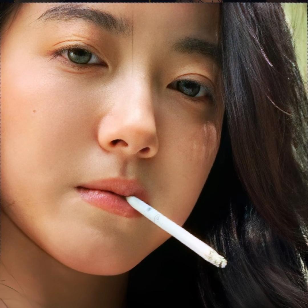 冷漠的女子