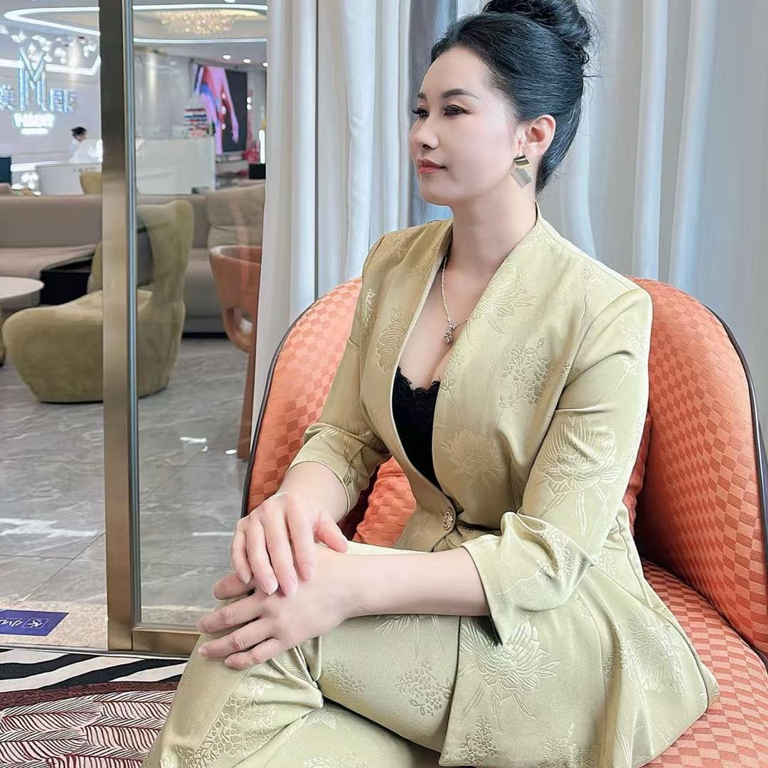 @l💞 ঞ🍒爱财꧔ꦿ᭄爱己💋