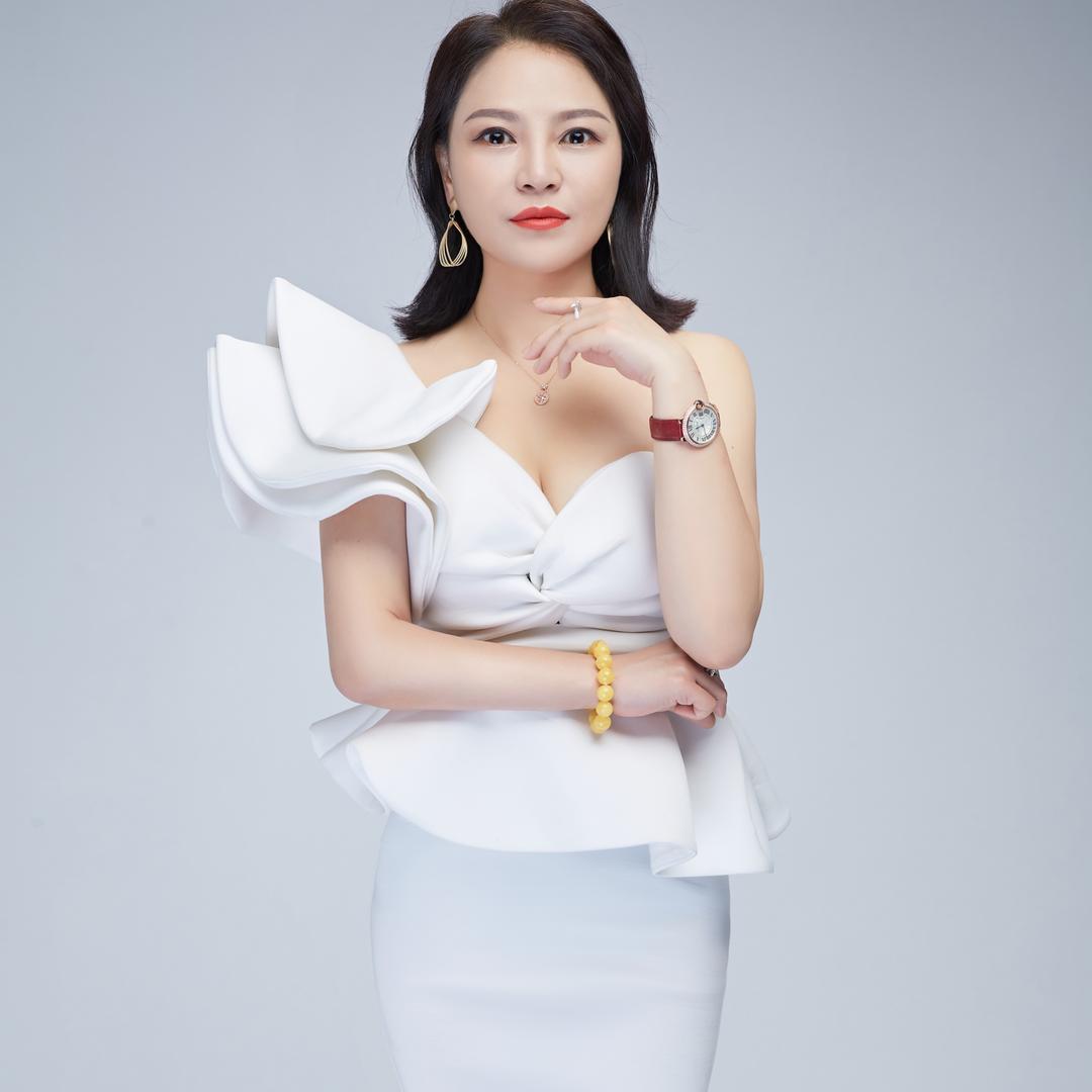金针济世的晓莹头像