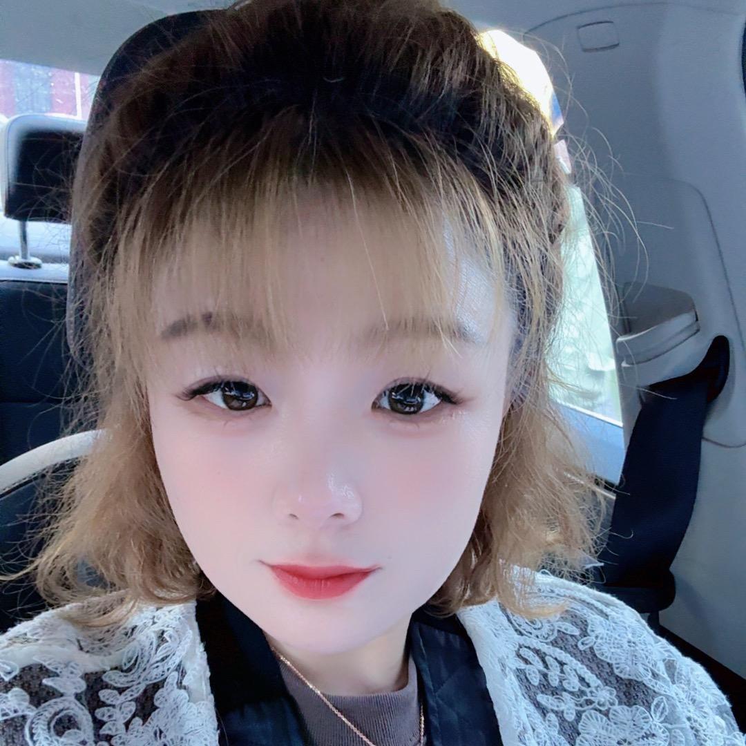 卖珠宝的小姐姐