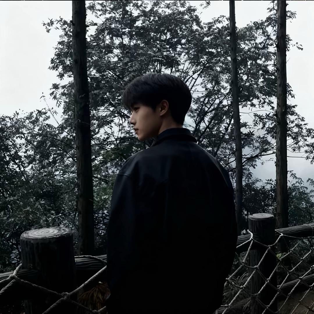 安安.@