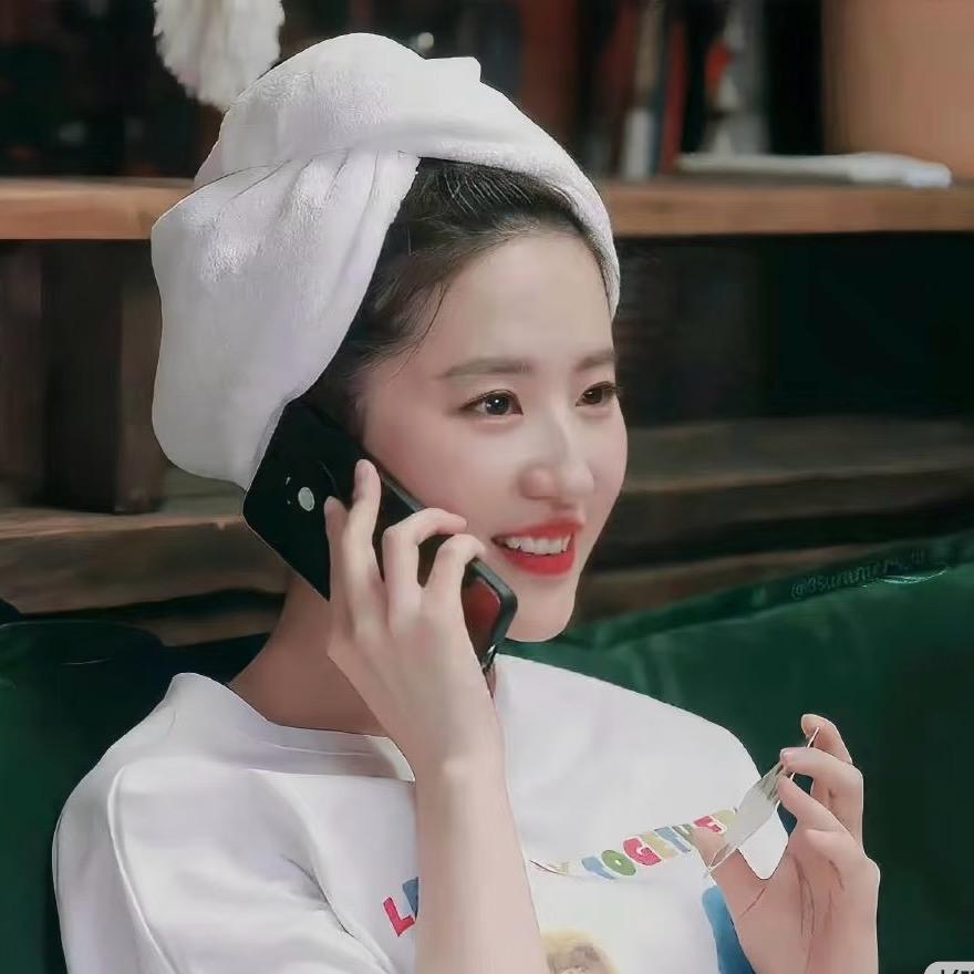 一口李子🎈