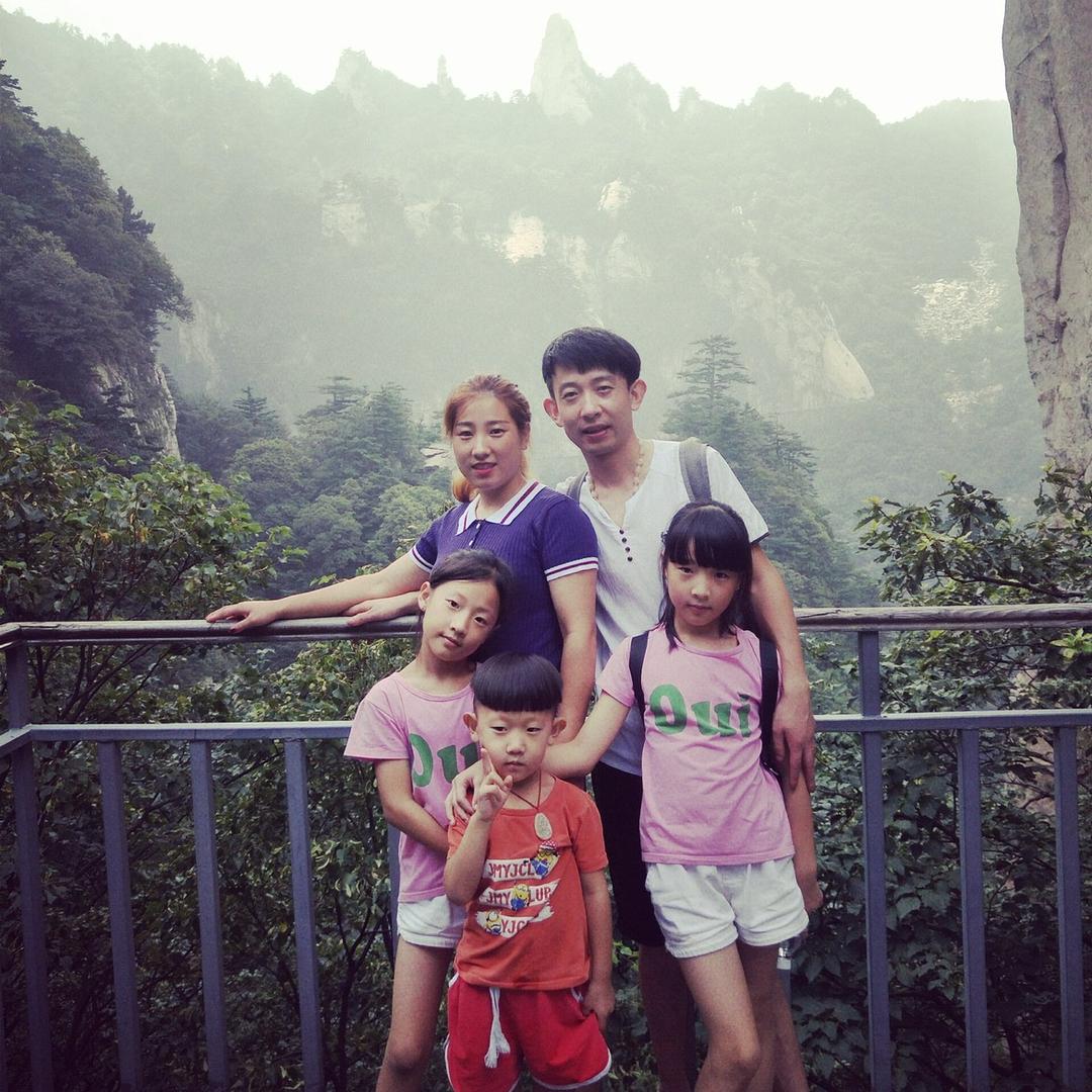 世豪烫染收长头发